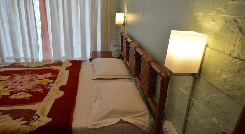Hotel Rahil International Mahābaleshwar Exteriör bild