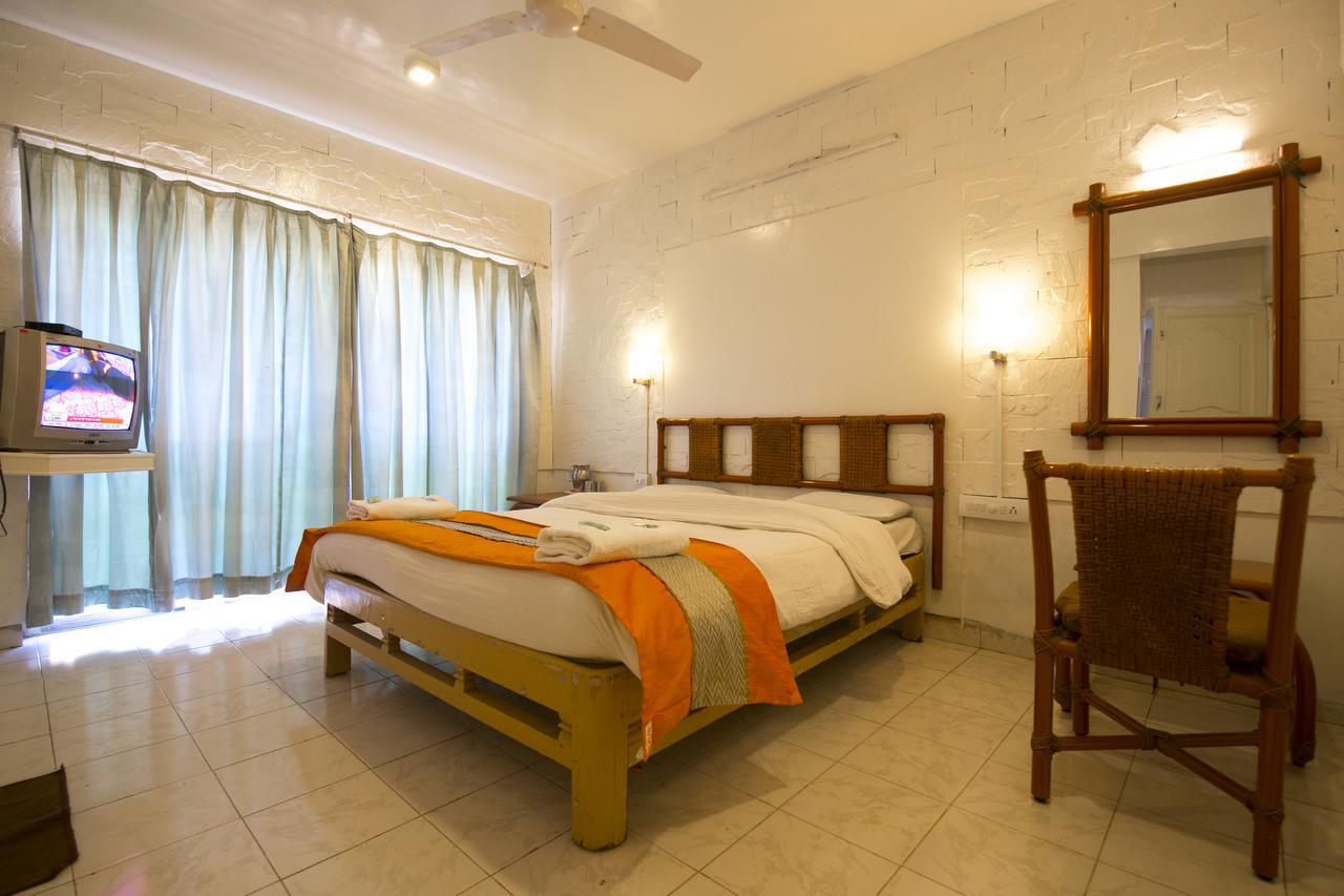 Hotel Rahil International Mahābaleshwar Exteriör bild